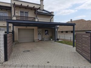 ragasztott fa, polikarbonát fedésű kocsibealló - Deluxe Building 1
