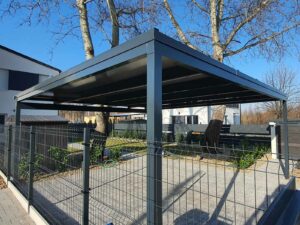 aluminium_kocsibeallo_polikarbonat_fedes_LED_csikok_Deluxe_Building10