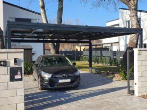 aluminium_kocsibeallo_polikarbonat_fedes_LED_csikok_Deluxe_Building5