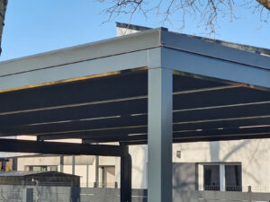 aluminium_kocsibeallo_polikarbonat_fedes_LED_csikok_Deluxe_Building5