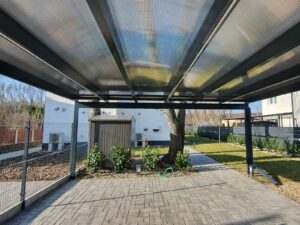 aluminium_kocsibeallo_polikarbonat_fedes_LED_csikok_Deluxe_Building9
