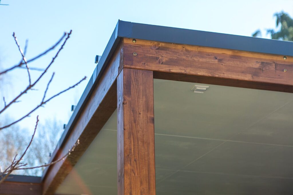 Deluxe Building prémium wellness ház jakuzzival és szaunával az otthoni luxus pihenésért.