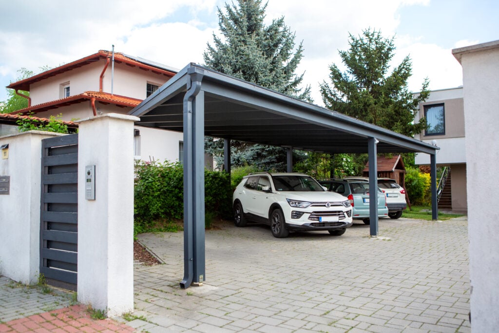 Deluxe Building egyedi igényekre szabott, több férőhelyes autóbeálló
