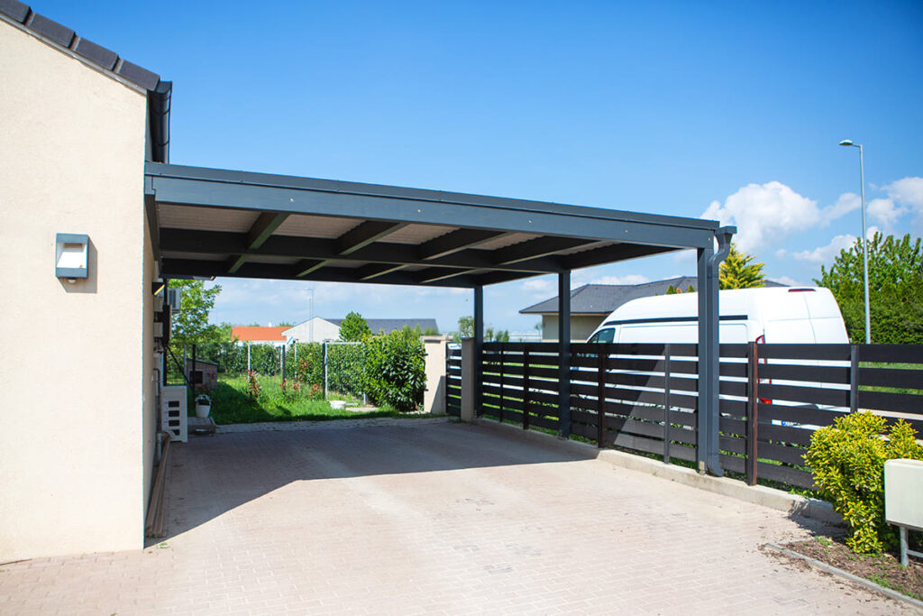 Deluxe Building egyedi igényekre szabott, több férőhelyes autóbeálló