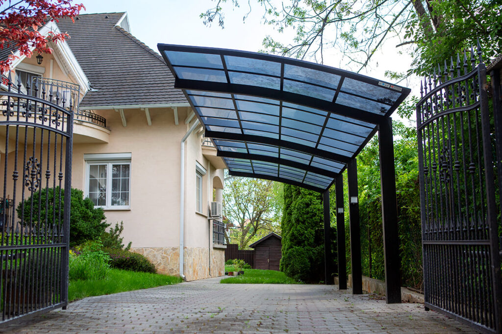 Deluxe Building előre gyártott XIMAX Portoforte dupla tandem autóbeálló antracit színben