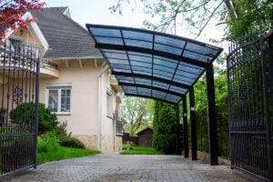 Deluxe Building előre gyártott XIMAX Portoforte dupla tandem autóbeálló antracit színben