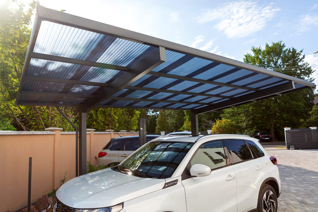 ximax-wing-aluminium-kocsibeallo-autobeallo-polikarbonat-teto-integralt-csatorna-deluxe-building-tarsashaz-parkolas