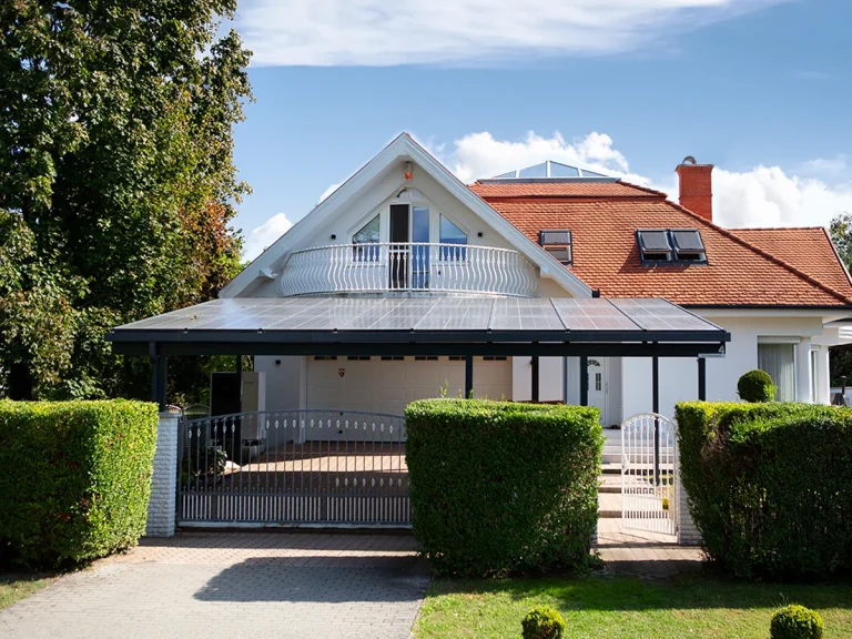 Alumínium kocsibeálló, napelemes autóbeálló, két beállásos