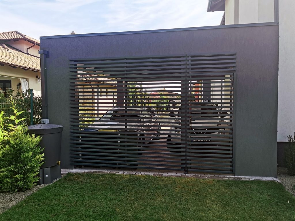 Kocsibeálló ötletek, fedett kocsibeálló, dupla kocsibeálló, egyedi kocsibeálló, autóbeálló, vakolt, terméskő borítás, fa szerkezetes beálló, Deluxe Building