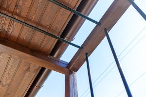 Teraszfedés és árnyékolás fa pergolával és növényfuttató pergolával fa-pergola-teraszfedes-novenyfuttato-pergola-terasz-arnyekolas-deluxe-building