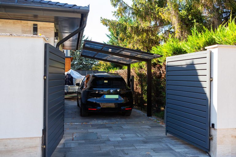 Ximax Linea fekete szimpla beálló, kész kocsibeálló, alumínium autóbeálló, Deluxe Building 01