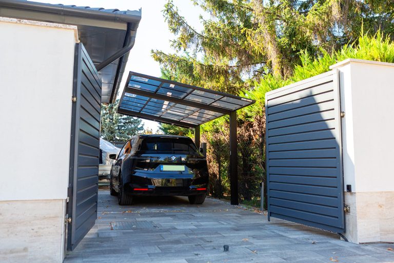 Ximax Linea fekete szimpla beálló, kész kocsibeálló, alumínium autóbeálló, Deluxe Building 02