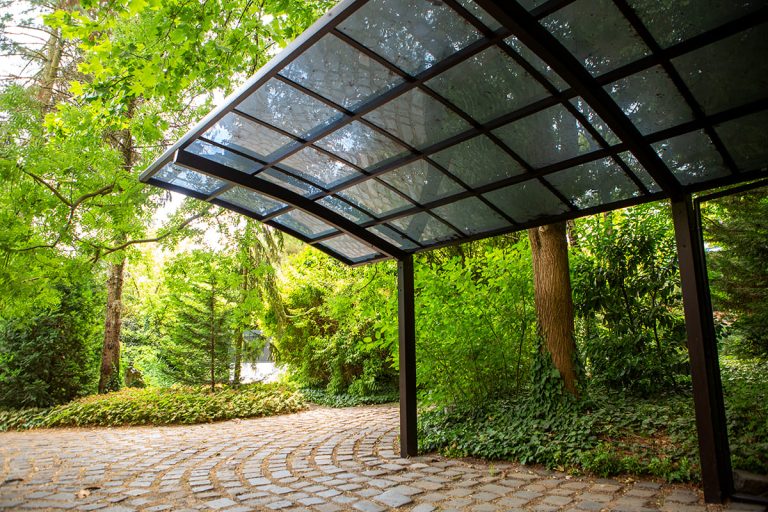 Ximax Portoforte matt barna, kész kocsibeálló, alumínium autóbeálló, egy állásos, Deluxe Building 02