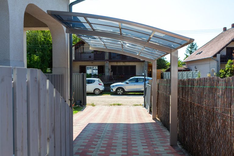 Ximax Portoforte rozsdamentes acél színben, kész kocsibeálló, alumínium autóbeálló, egy állásos, Deluxe Building 02