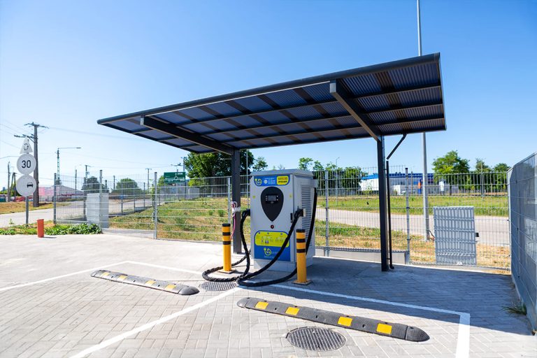 Ximax Wing, kész kocsibeálló, alumínium autóbeálló, Deluxe Building