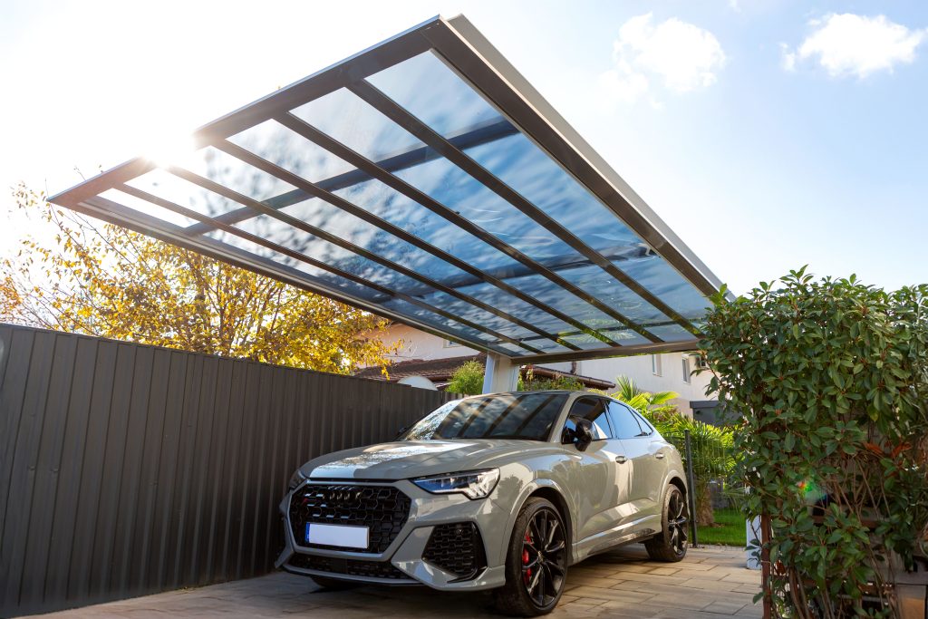 Ximax MyPort, alumínium kocsibeálló, kész kocsibeálló, fedett kocsibeálló, autóbeálló, rozsdamentes acél szín, polikarbonát tető, integrált csatorna, Deluxe Building