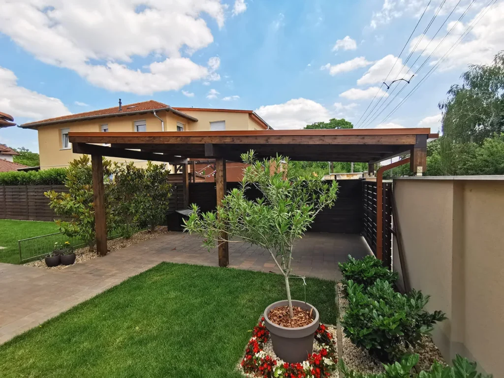 Kocsibeálló ötletek, egyedi kocsibeálló fából, fa kocsibeálló, autóbeálló, Deluxe Building