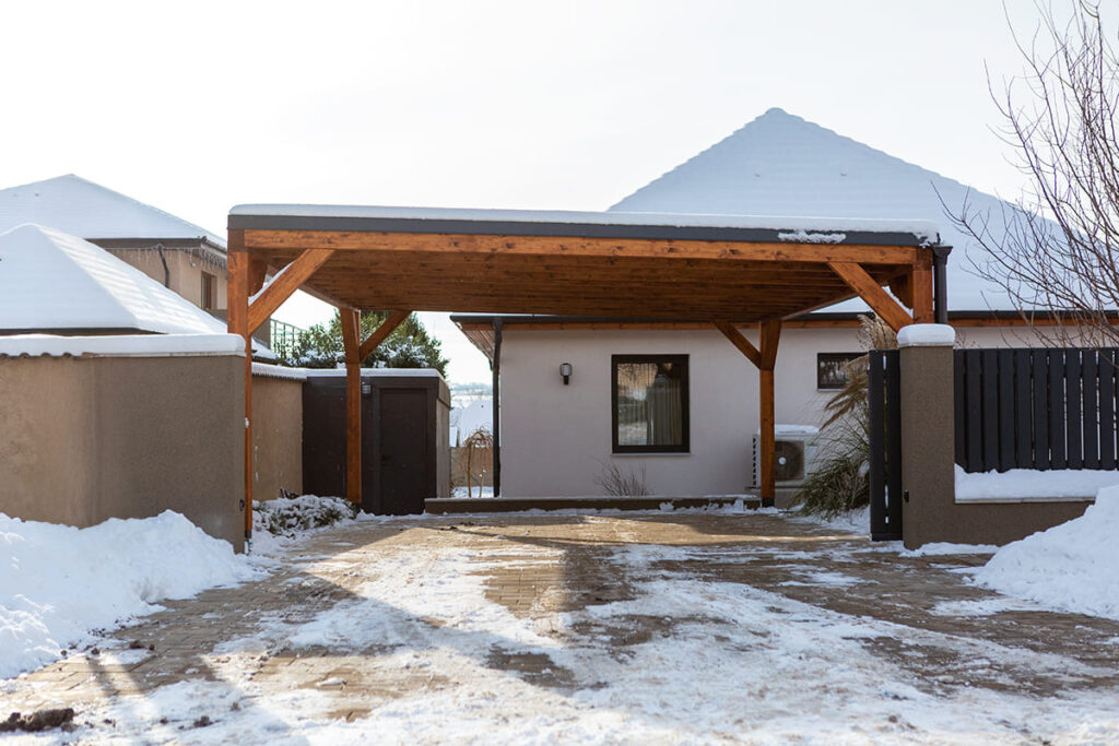 kocsibeálló ötletek, fedett kocsibeálló, dupla autóbeálló, kocsibeálló télre, hóteher, hóteherbírás, téli beálló